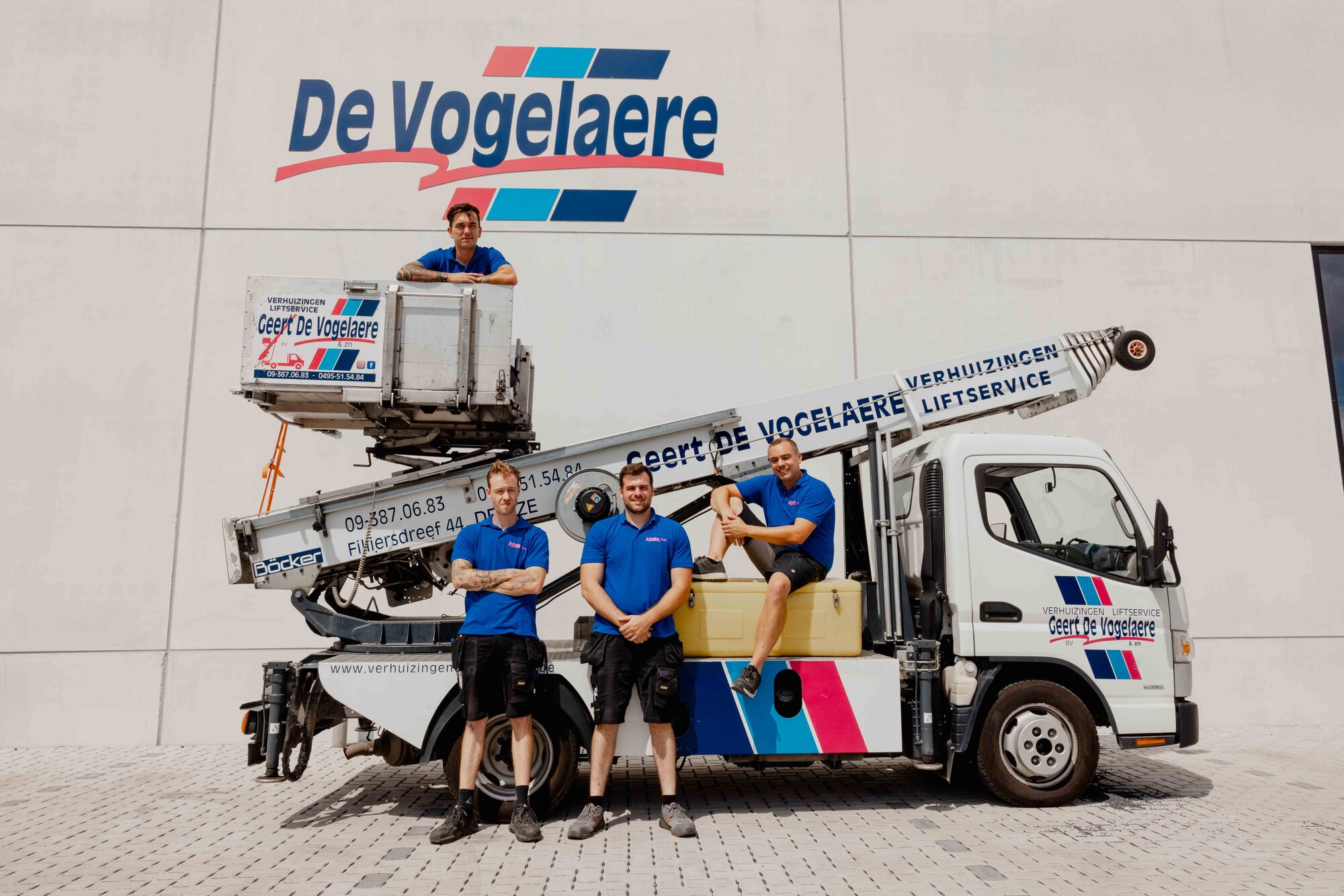 De familie achter een bedrijf, samen op de foto